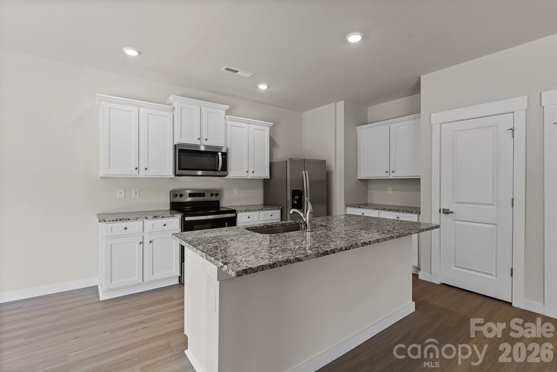3435 Robindale Dr, Winston Salem, NC 27107