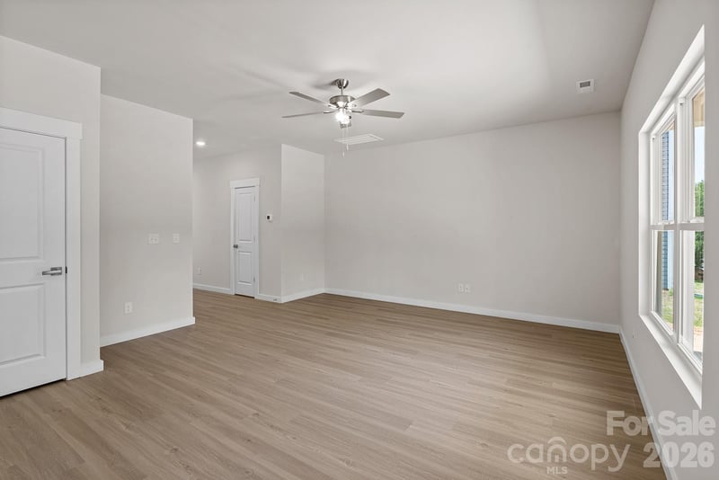 3435 Robindale Dr, Winston Salem, NC 27107