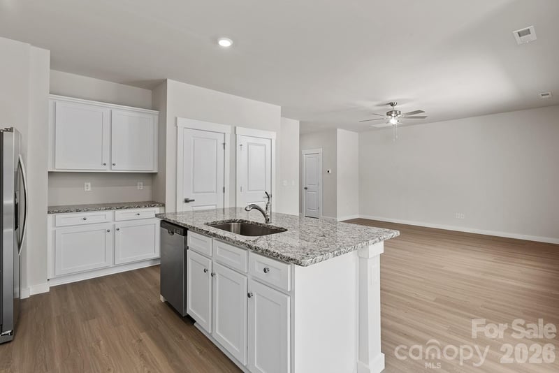 3435 Robindale Dr, Winston Salem, NC 27107