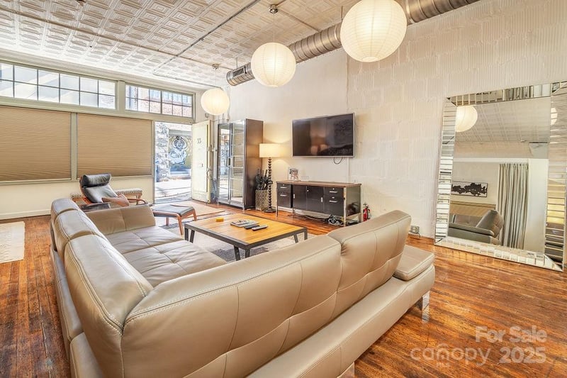 33 Carolina Ln, Asheville, NC 28801