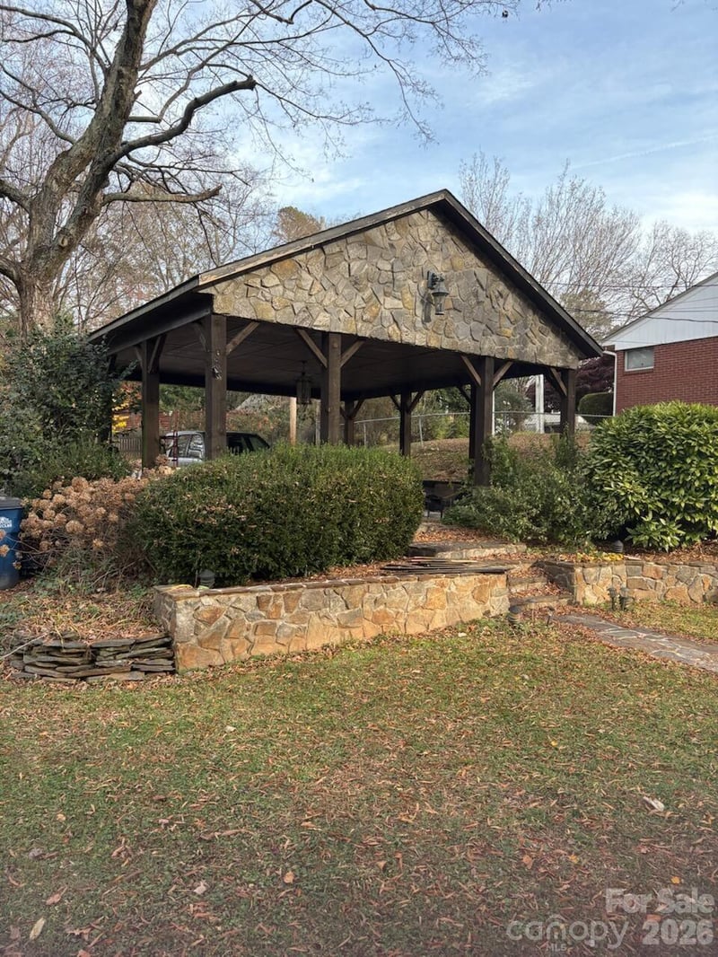 341 Oak St, Statesville, NC 28677
