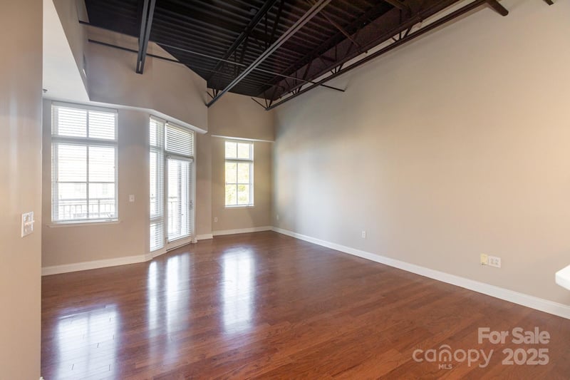 3920 Sharon Rd, Charlotte, NC 28211