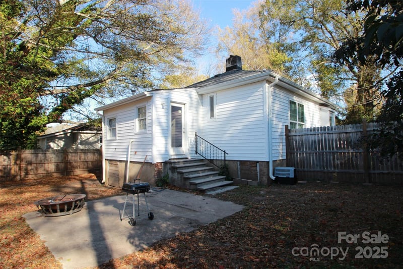 206 Frances St, Clover, SC 29710
