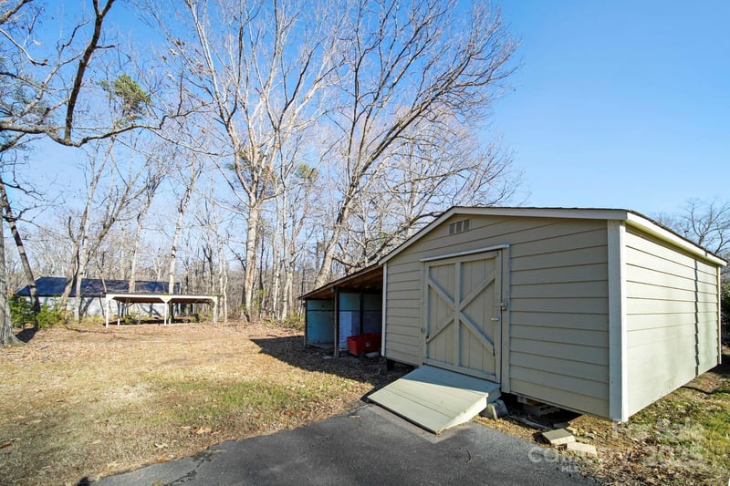 1015 Elizabeth Dr, Dallas, NC 28034