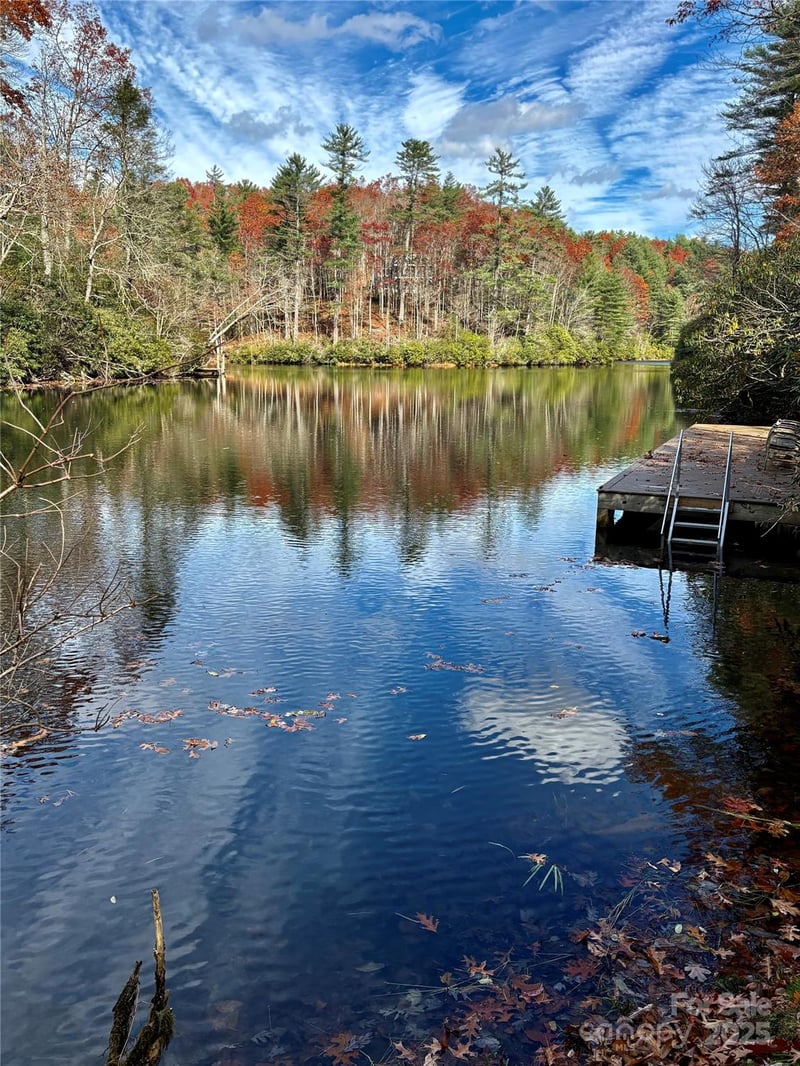 00 Hiwassee Rd, Lake Toxaway, NC 28747