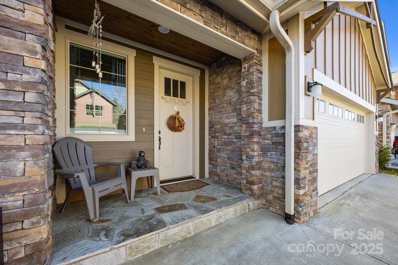 513 Sweet Birch Park Ln, Black Mountain, NC 28711