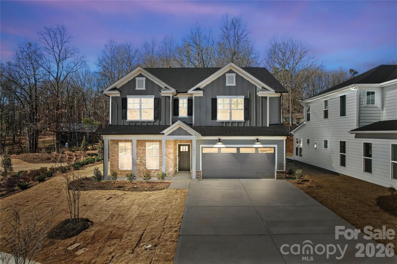1011 Wt Ferguson Dr, Matthews, NC 28104