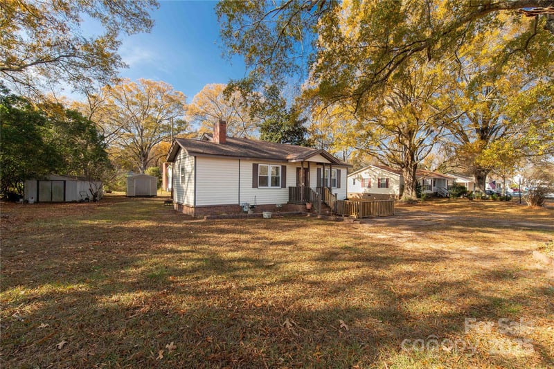 5793 Oak St, Fort Lawn, SC 29714