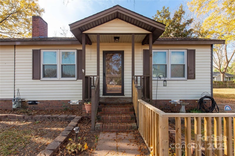 5793 Oak St, Fort Lawn, SC 29714
