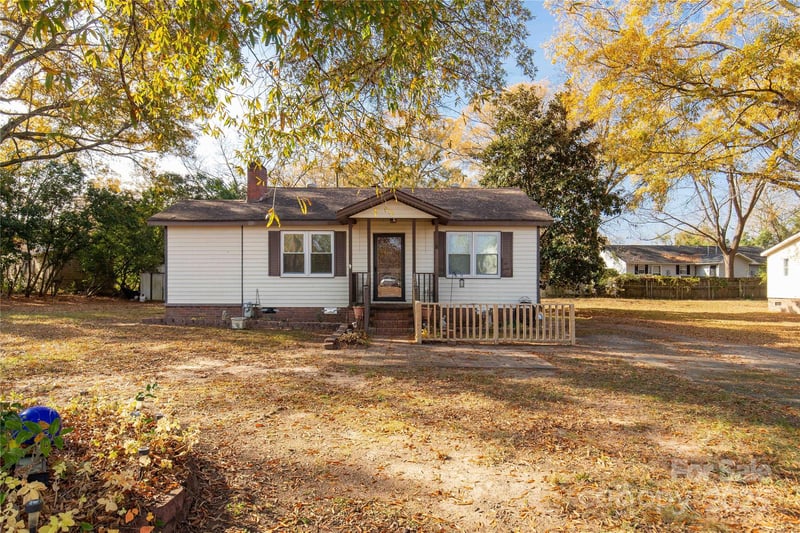 5793 Oak St, Fort Lawn, SC 29714