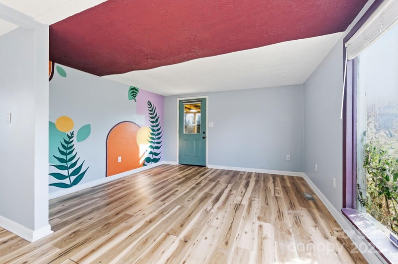 105 Smith Graveyard Rd, Asheville, NC 28806