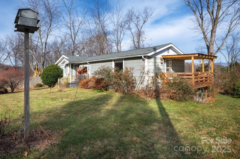 105 Smith Graveyard Rd, Asheville, NC 28806