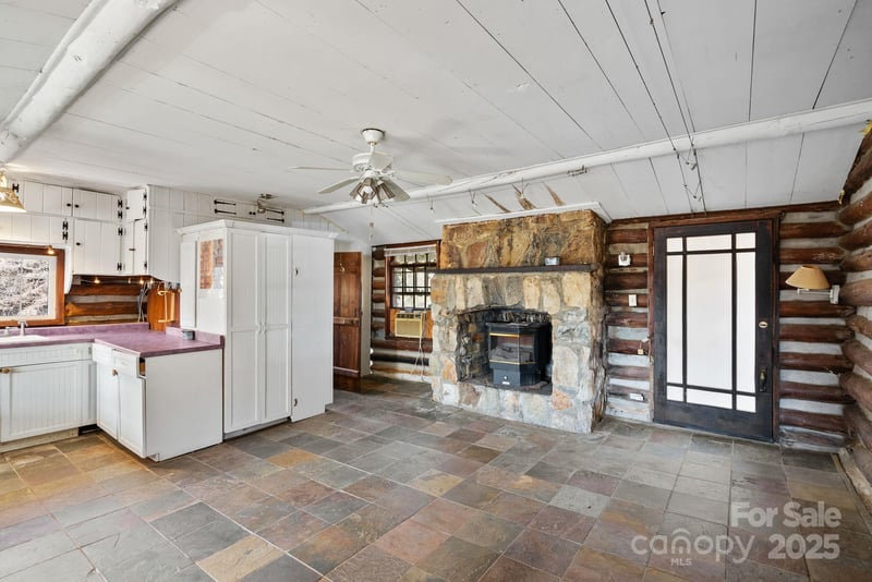 849 Ammons Branch Rd, Marshall, NC 28753
