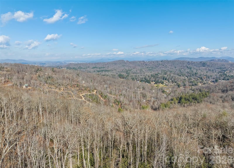 1350 Davis Mountain Rd, Hendersonville, NC 28739