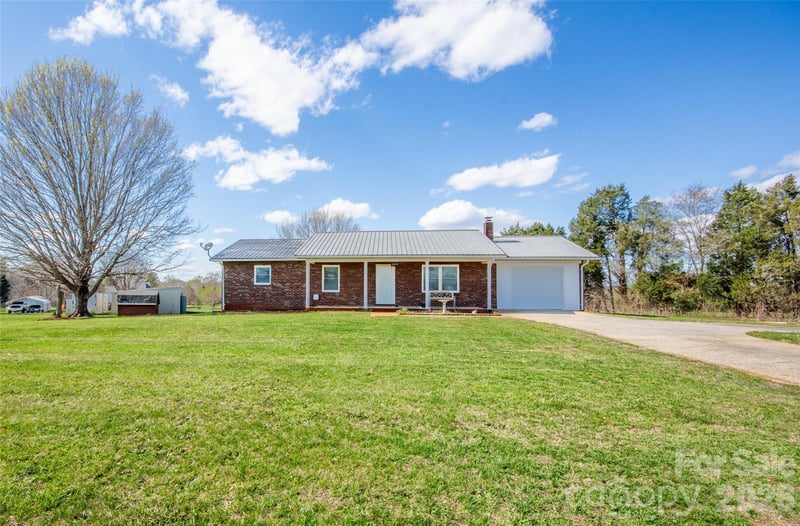 2890 Hobson Rd, Cleveland, NC 27013