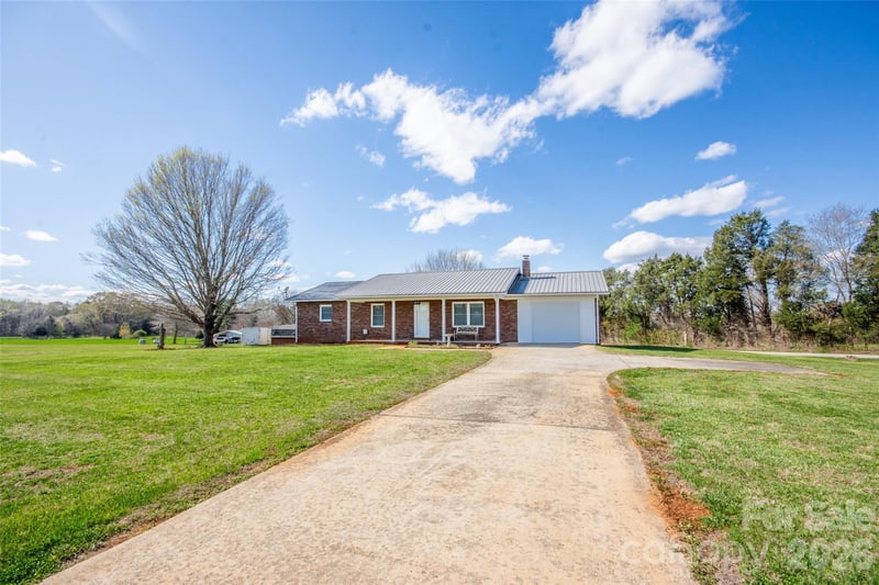 2890 Hobson Rd, Cleveland, NC 27013