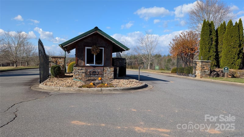 1111 Table View Dr, Morganton, NC 28655