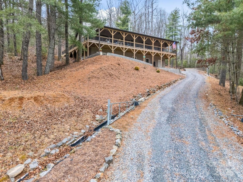 48 Rainbow Lake Cir, Black Mountain, NC 28711
