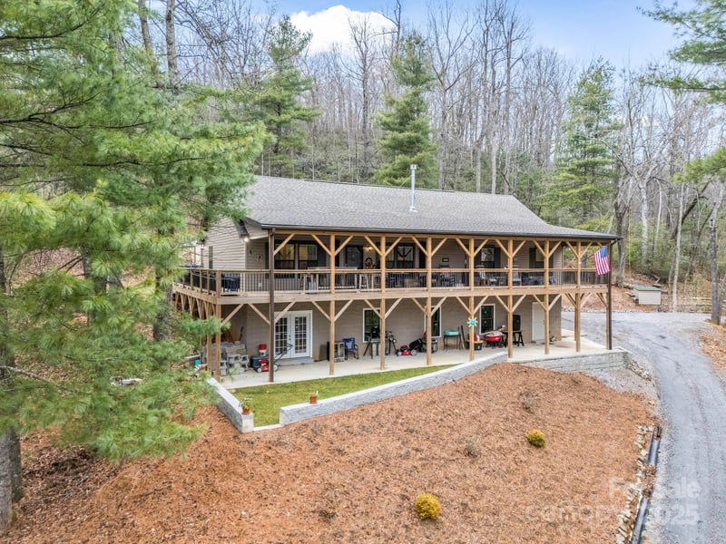 48 Rainbow Lake Cir, Black Mountain, NC 28711