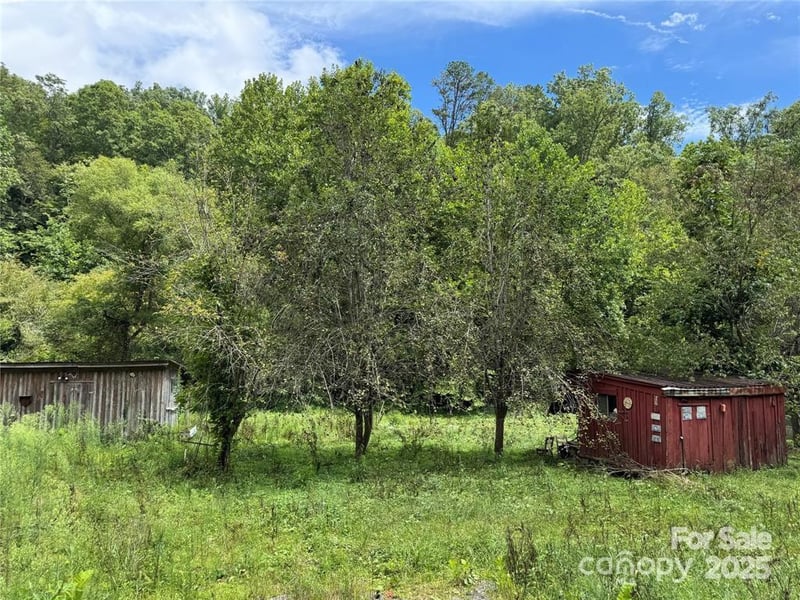 4938 Nc 90 Hw, Collettsville, NC 28611