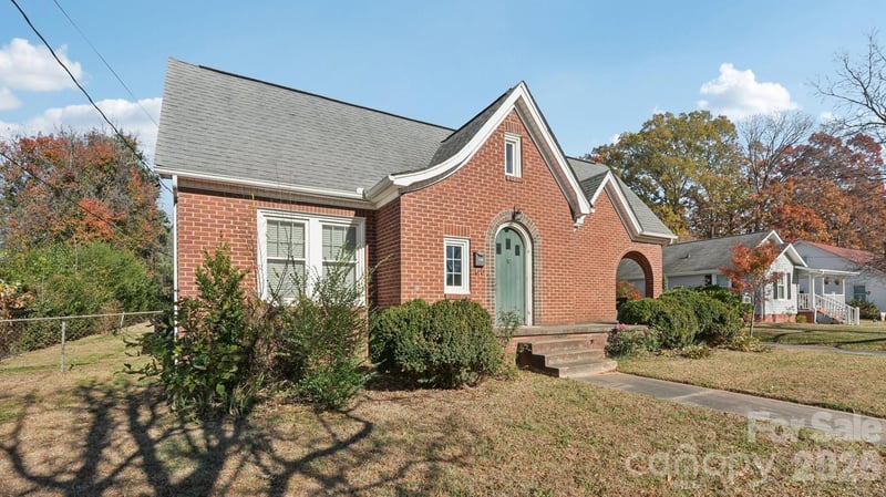 552 Hyde Park Dr, Concord, NC 28025