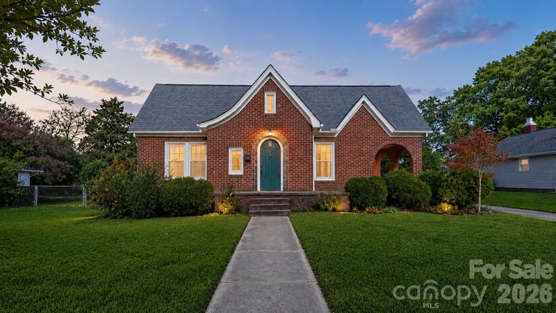 552 Hyde Park Dr NE, Concord, NC 28025