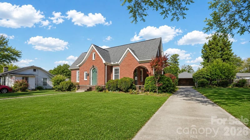 552 Hyde Park Dr NE, Concord, NC 28025