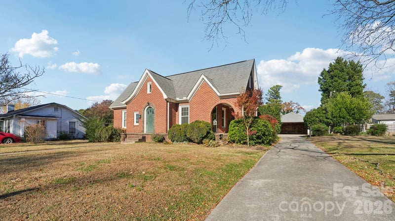 552 Hyde Park Dr, Concord, NC 28025