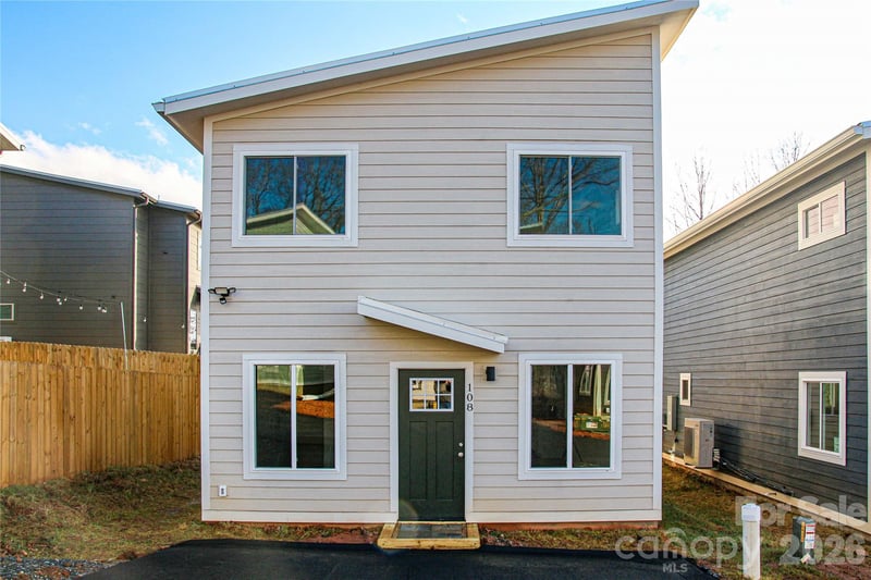 108 Lager Ln, Asheville, NC 28806