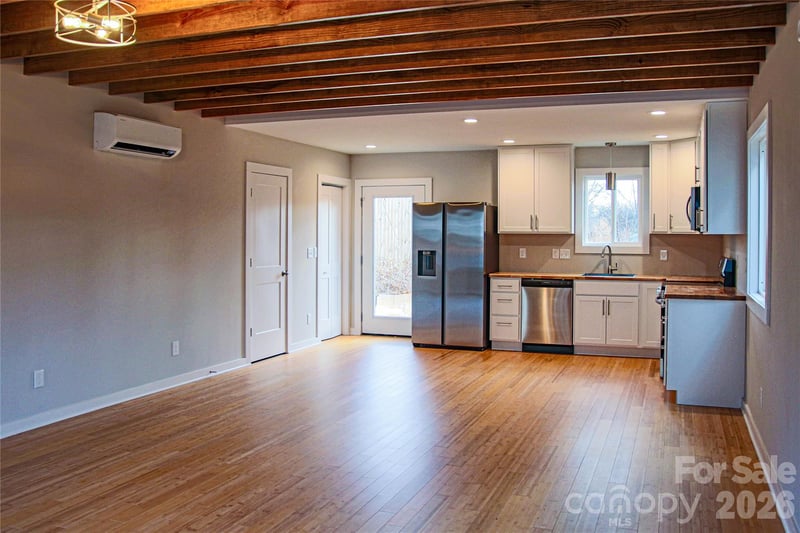 108 Lager Ln, Asheville, NC 28806