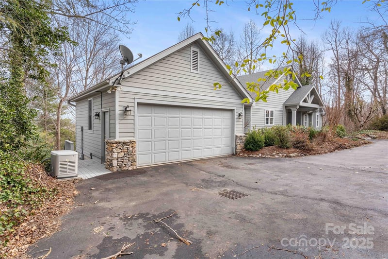 180 High Road Overlook, Hendersonville, NC 28739