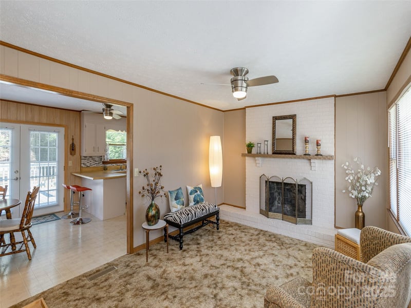 3021 Kanuga Rd, Hendersonville, NC 28739