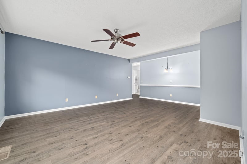 27 Capri Ln #15-D, Hendersonville, NC 28791