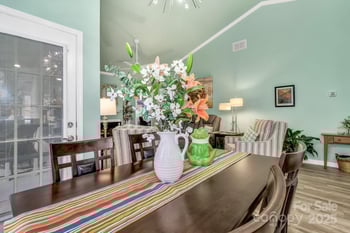 121 Cimarron Dr, Asheville, NC 28803