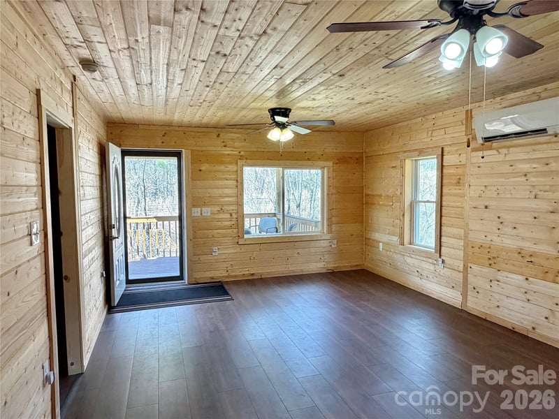 55 Summit View Dr, Marshall, NC 28753