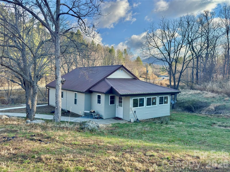 55 Summit View Dr, Marshall, NC 28753
