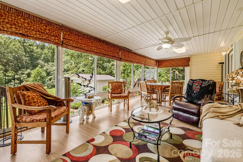 350 Old Sunset Hill Rd, Hendersonville, NC 28792