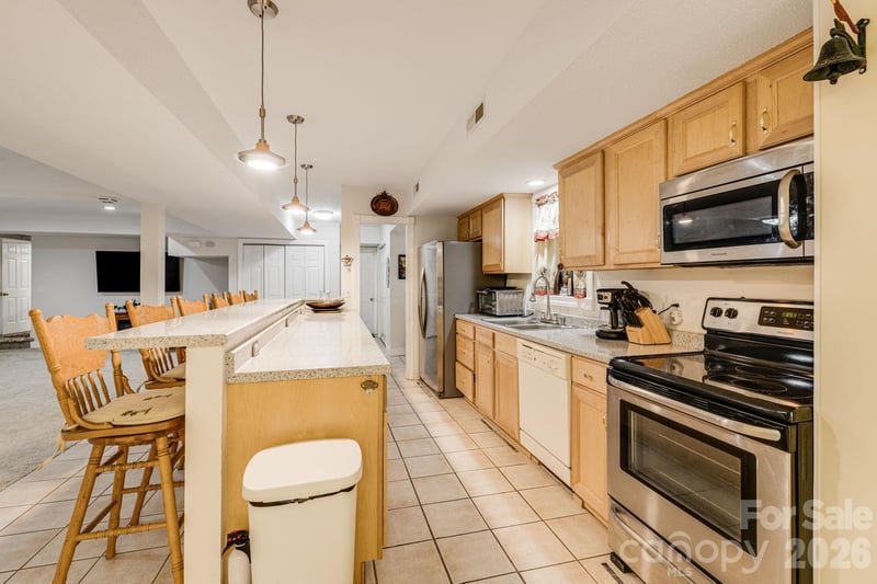 350 Old Sunset Hill Rd, Hendersonville, NC 28792