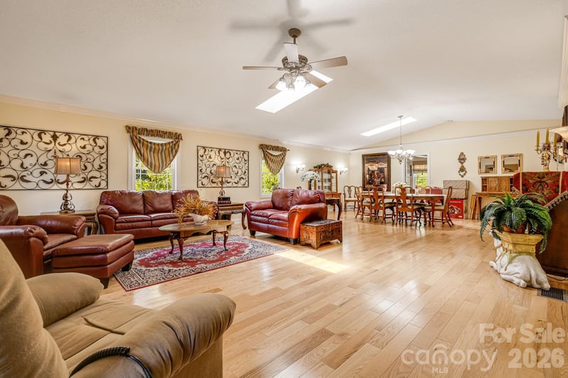 350 Old Sunset Hill Rd, Hendersonville, NC 28792