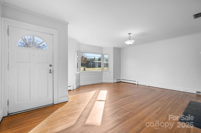 313 17th St, Hickory, NC 28601