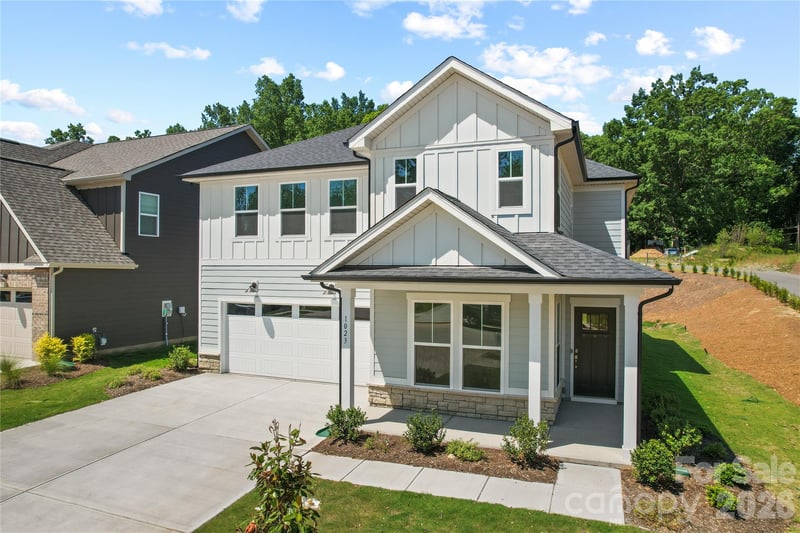 1023 Wt Ferguson Dr, Matthews, NC 28104