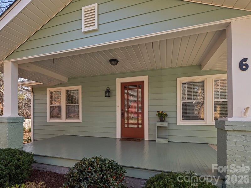 6 Buckingham Ct, Asheville, NC 28803