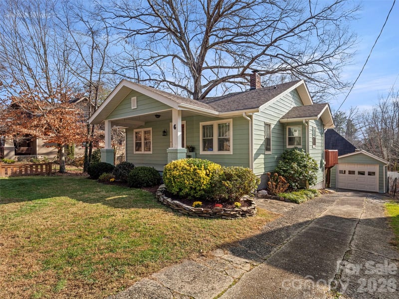 6 Buckingham Ct, Asheville, NC 28803