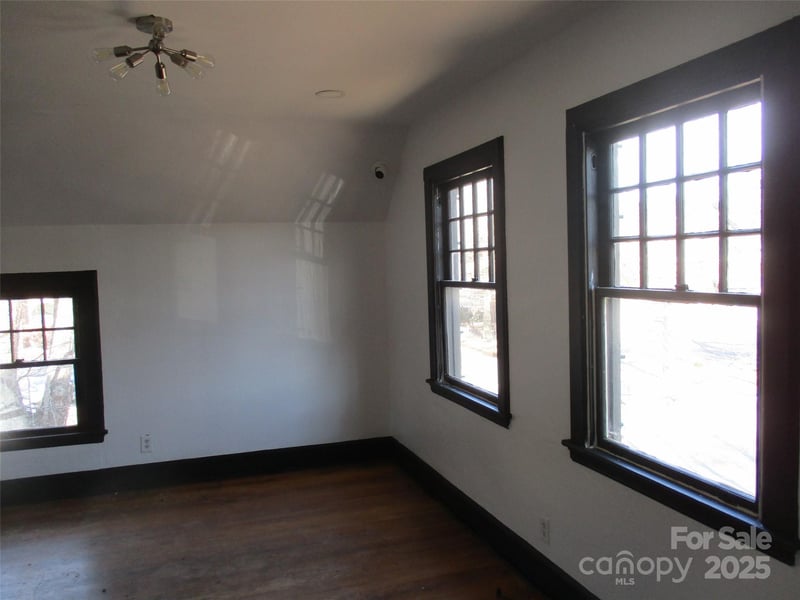 2 Boston Way, Asheville, NC 28803