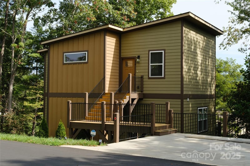 14 Red Maple Dr, Weaverville, NC 28787