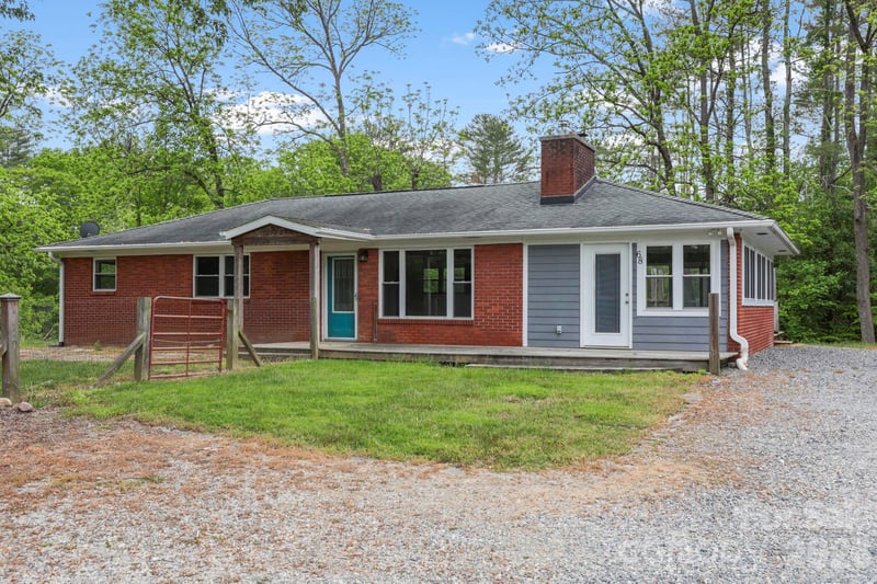 68 Lisam Way, Etowah, NC 28729