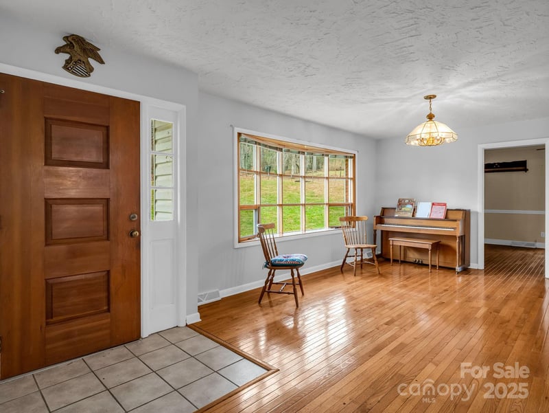 136 Old Tanglewood Trl, Hendersonville, NC 28739