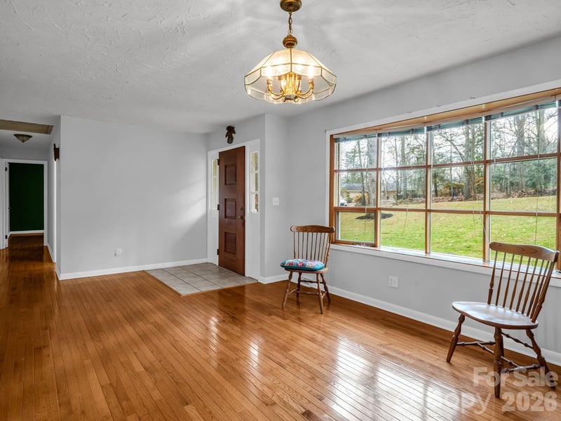136 Old Tanglewood Trl, Hendersonville, NC 28739