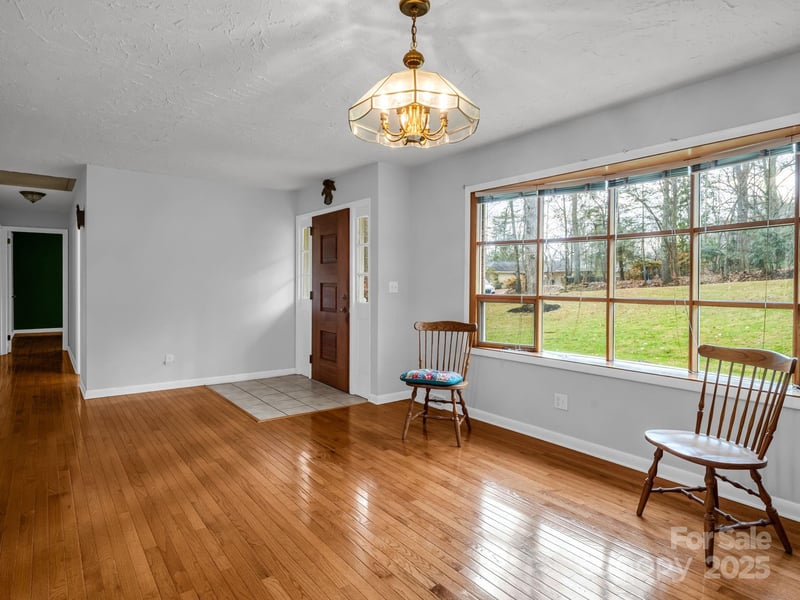 136 Old Tanglewood Trl, Hendersonville, NC 28739