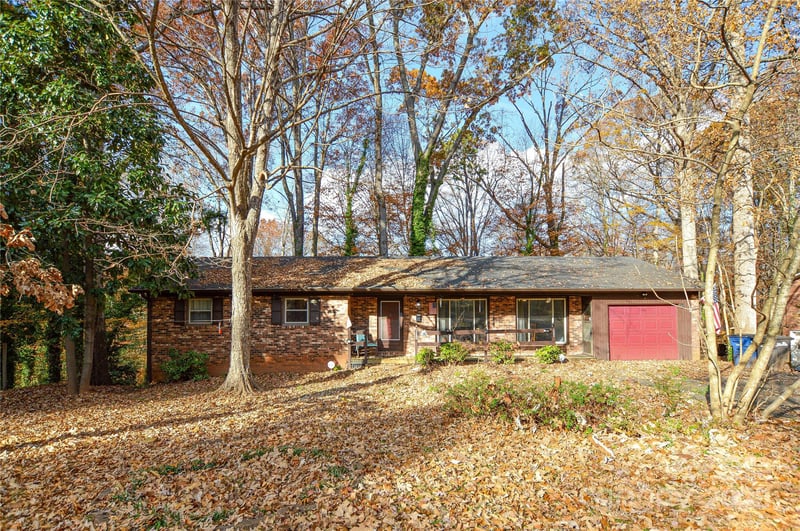 1405 Forest Park Dr, Statesville, NC 28677